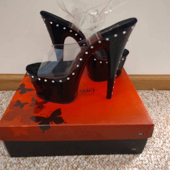 Pleaser Shoes - Pleaser Heels